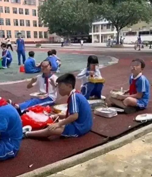 娱乐吃瓜酱操场